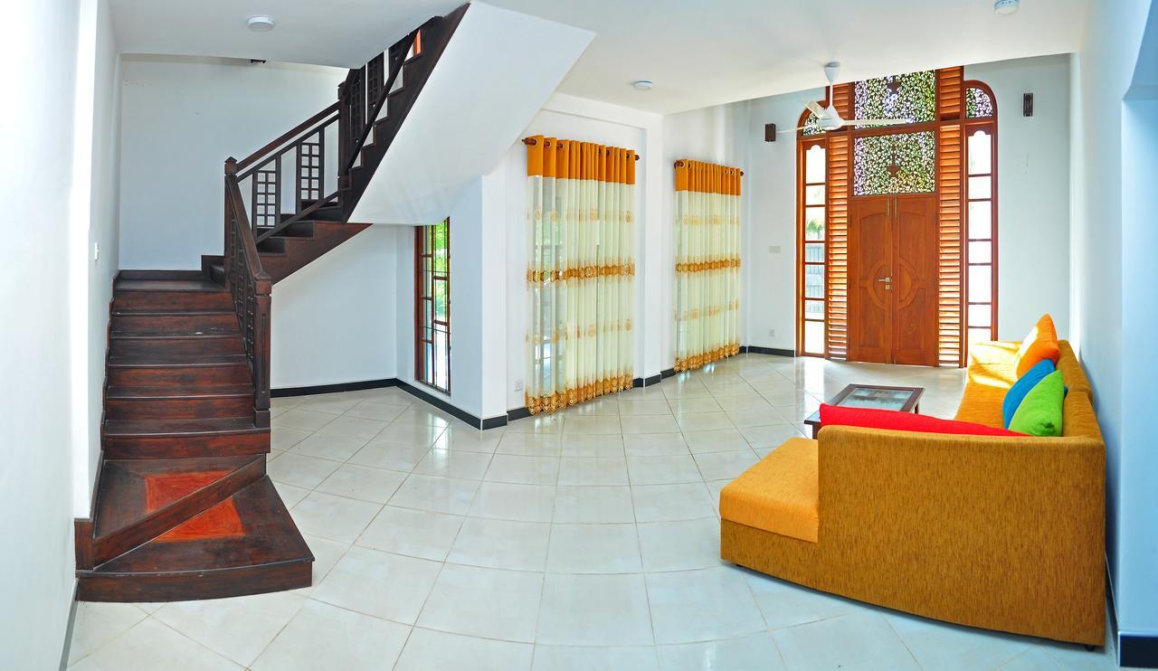 Falcon Villa Induruwa Luaran gambar